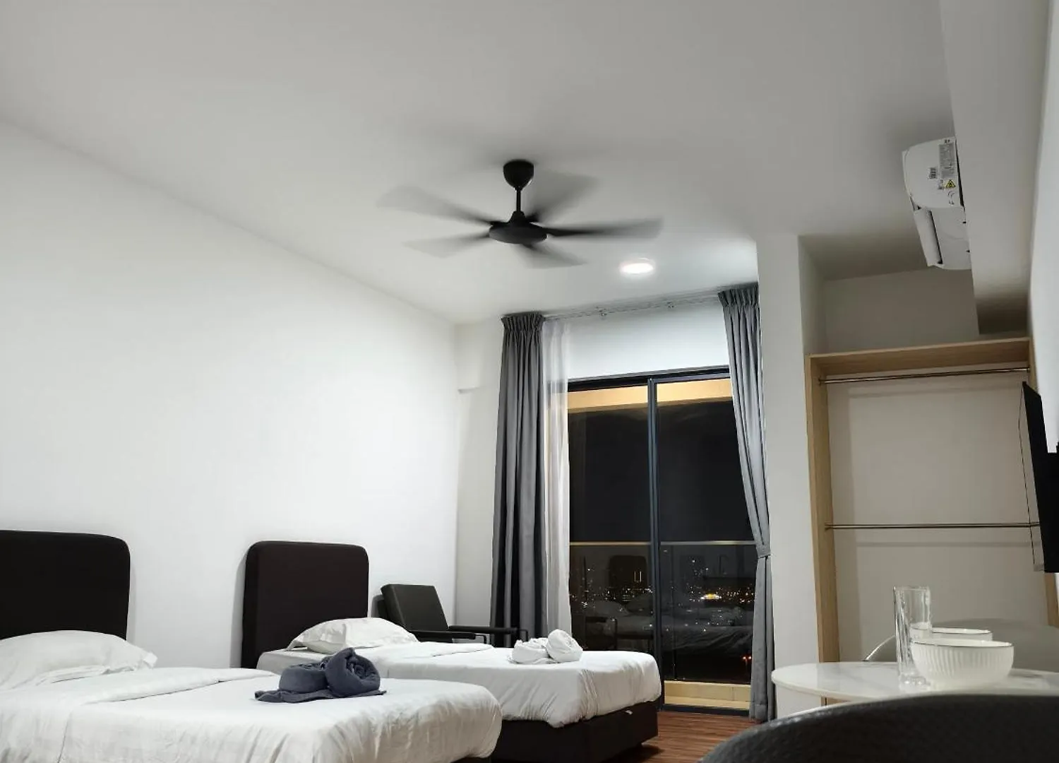 K Avenue High Floor Studio Balcony With Sunrise View 0*, Kota Kinabalu Malaysia