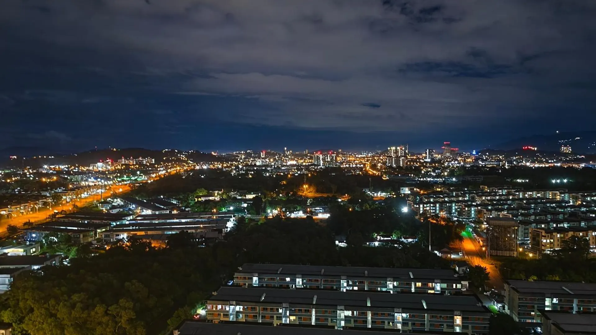 K Avenue High Floor Studio Balcony With Sunrise View 0*, Kota Kinabalu Malaysia